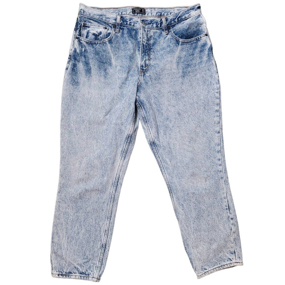 Abercrombie & Fitch Denim - Abercrombie & Fitch High Rise Mom Jeans Light Wash Size 32/14